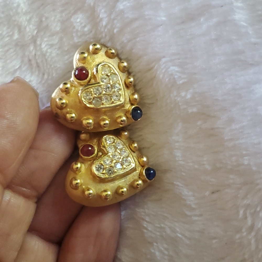 VINTAGE GOLD HEART VLIP ON EARRINGS